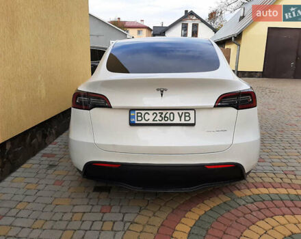 Белый Тесла Model Y, объемом двигателя 0 л и пробегом 27 тыс. км за 28000 $, фото 3 на Automoto.ua