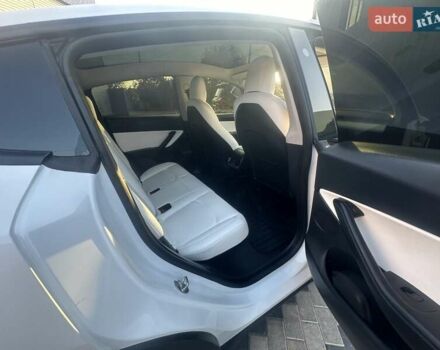 Белый Тесла Model Y, объемом двигателя 0 л и пробегом 25 тыс. км за 35500 $, фото 27 на Automoto.ua