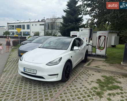 Белый Тесла Model Y, объемом двигателя 0 л и пробегом 53 тыс. км за 30000 $, фото 6 на Automoto.ua