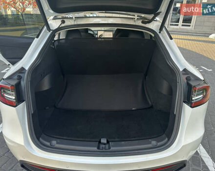 Белый Тесла Model Y, объемом двигателя 0 л и пробегом 80 тыс. км за 31500 $, фото 16 на Automoto.ua