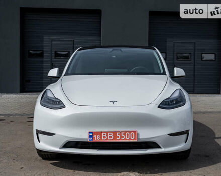 Белый Тесла Model Y, объемом двигателя 0 л и пробегом 10 тыс. км за 27900 $, фото 1 на Automoto.ua