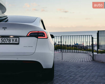 Белый Тесла Model Y, объемом двигателя 0 л и пробегом 45 тыс. км за 28900 $, фото 9 на Automoto.ua