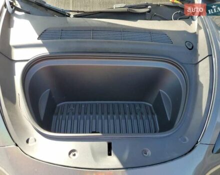 Белый Тесла Model Y, объемом двигателя 0 л и пробегом 39 тыс. км за 29500 $, фото 41 на Automoto.ua