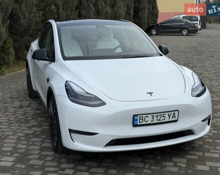 Белый Тесла Model Y, объемом двигателя 0 л и пробегом 129 тыс. км за 27400 $, фото 4 на Automoto.ua