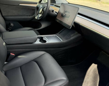 Белый Тесла Model Y, объемом двигателя 0 л и пробегом 15 тыс. км за 24999 $, фото 25 на Automoto.ua