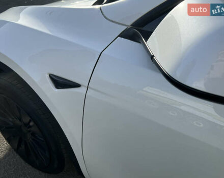 Білий Тесла Model Y, об'ємом двигуна 0 л та пробігом 12 тис. км за 24750 $, фото 25 на Automoto.ua