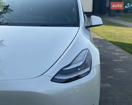 Белый Тесла Model Y, объемом двигателя 0 л и пробегом 58 тыс. км за 24000 $, фото 22 на Automoto.ua