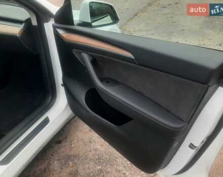 Білий Тесла Model Y, об'ємом двигуна 0 л та пробігом 45 тис. км за 21500 $, фото 14 на Automoto.ua