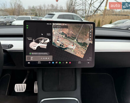 Белый Тесла Model Y, объемом двигателя 0 л и пробегом 25 тыс. км за 29900 $, фото 25 на Automoto.ua