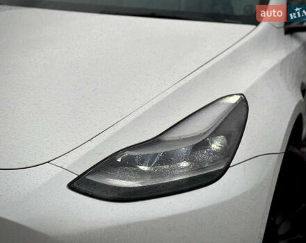 Білий Тесла Model Y, об'ємом двигуна 0 л та пробігом 62 тис. км за 27400 $, фото 8 на Automoto.ua
