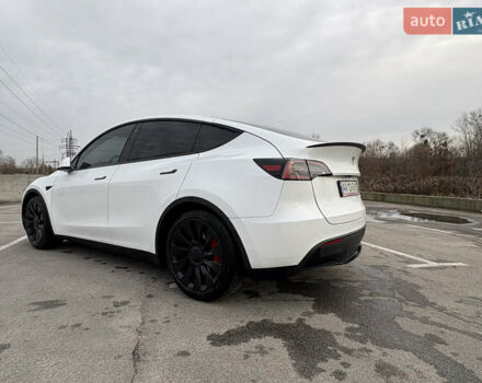 Білий Тесла Model Y, об'ємом двигуна 0 л та пробігом 65 тис. км за 29500 $, фото 4 на Automoto.ua