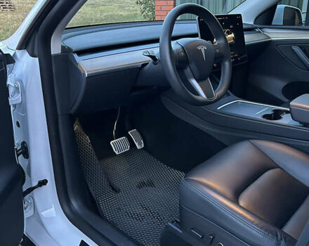 Белый Тесла Model Y, объемом двигателя 0 л и пробегом 58 тыс. км за 37400 $, фото 21 на Automoto.ua