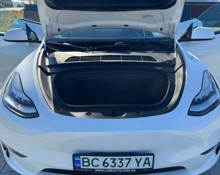 Белый Тесла Model Y, объемом двигателя 0 л и пробегом 12 тыс. км за 30500 $, фото 42 на Automoto.ua