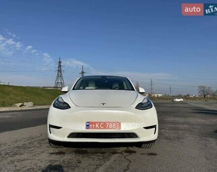 Білий Тесла Model Y, об'ємом двигуна 0 л та пробігом 61 тис. км за 22300 $, фото 3 на Automoto.ua