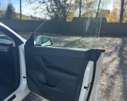 Білий Тесла Model Y, об'ємом двигуна 0 л та пробігом 62 тис. км за 29700 $, фото 15 на Automoto.ua