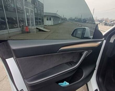 Белый Тесла Model Y, объемом двигателя 0 л и пробегом 54 тыс. км за 30000 $, фото 9 на Automoto.ua