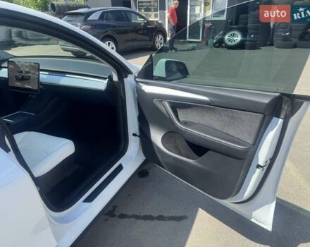 Тесла Model Y 2022 у Києві на Automoto.ua Білий Тесла Model Y, об'ємом двигуна 0 л та пробігом 28 тис. км за 33000 $, фото 8 на Automoto.ua