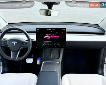 Белый Тесла Model Y, объемом двигателя 0 л и пробегом 64 тыс. км за 28500 $, фото 16 на Automoto.ua