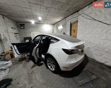 Белый Тесла Model Y, объемом двигателя 0 л и пробегом 38 тыс. км за 28000 $, фото 62 на Automoto.ua