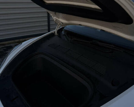 Білий Тесла Model Y, об'ємом двигуна 0 л та пробігом 52 тис. км за 26000 $, фото 17 на Automoto.ua