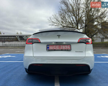 Белый Тесла Model Y, объемом двигателя 0 л и пробегом 68 тыс. км за 35000 $, фото 5 на Automoto.ua