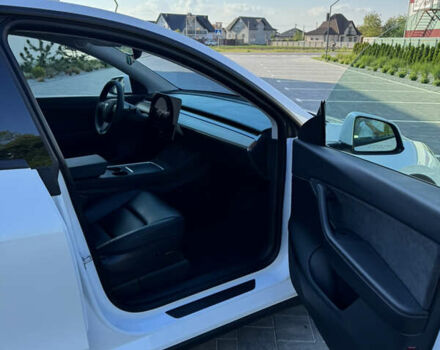 Белый Тесла Model Y, объемом двигателя 0 л и пробегом 79 тыс. км за 25500 $, фото 13 на Automoto.ua