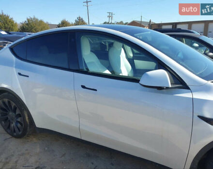 Білий Тесла Model Y, об'ємом двигуна 0 л та пробігом 40 тис. км за 17350 $, фото 2 на Automoto.ua