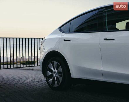 Белый Тесла Model Y, объемом двигателя 0 л и пробегом 45 тыс. км за 28900 $, фото 7 на Automoto.ua