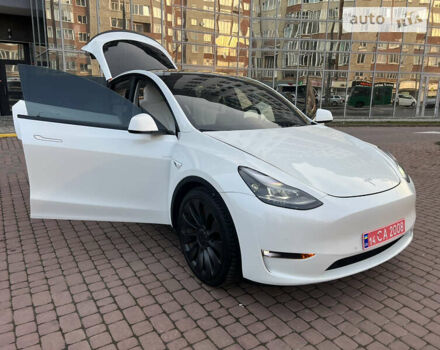 Белый Тесла Model Y, объемом двигателя 0 л и пробегом 21 тыс. км за 35500 $, фото 15 на Automoto.ua