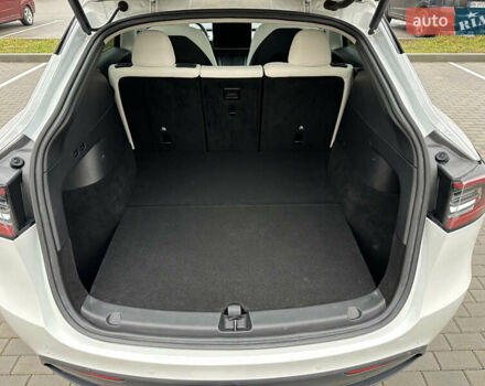 Белый Тесла Model Y, объемом двигателя 0 л и пробегом 117 тыс. км за 24999 $, фото 14 на Automoto.ua