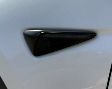 Білий Тесла Model Y, об'ємом двигуна 0 л та пробігом 57 тис. км за 27000 $, фото 18 на Automoto.ua