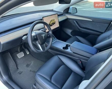 Белый Тесла Model Y, объемом двигателя 0 л и пробегом 29 тыс. км за 23999 $, фото 9 на Automoto.ua