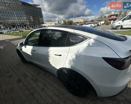 Белый Тесла Model Y, объемом двигателя 0 л и пробегом 5 тыс. км за 25333 $, фото 1 на Automoto.ua