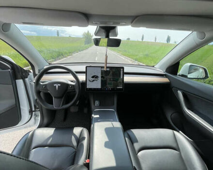 Белый Тесла Model Y, объемом двигателя 0 л и пробегом 76 тыс. км за 24900 $, фото 26 на Automoto.ua