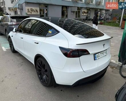 Белый Тесла Model Y, объемом двигателя 0 л и пробегом 49 тыс. км за 35000 $, фото 2 на Automoto.ua