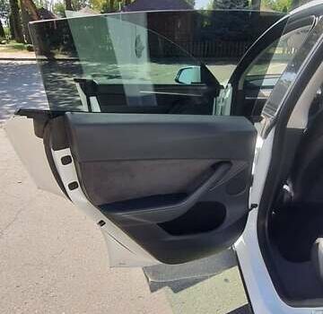 Белый Тесла Model Y, объемом двигателя 0 л и пробегом 62 тыс. км за 30700 $, фото 21 на Automoto.ua