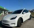 Білий Тесла Model Y, об'ємом двигуна 0 л та пробігом 59 тис. км за 26500 $, фото 1 на Automoto.ua