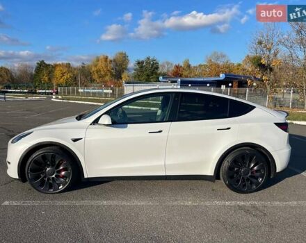 Белый Тесла Model Y, объемом двигателя 0 л и пробегом 39 тыс. км за 32500 $, фото 2 на Automoto.ua