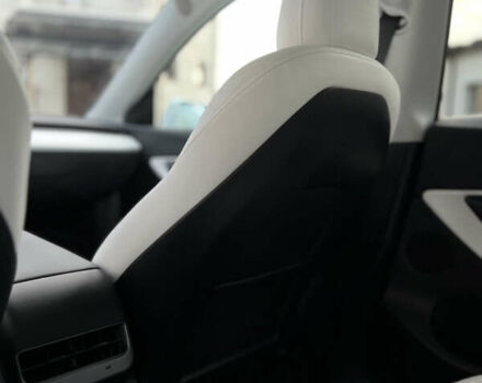 Белый Тесла Model Y, объемом двигателя 0 л и пробегом 21 тыс. км за 26200 $, фото 15 на Automoto.ua