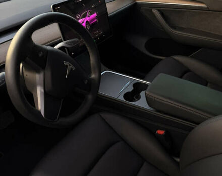 Білий Тесла Model Y, об'ємом двигуна 0 л та пробігом 52 тис. км за 26000 $, фото 6 на Automoto.ua