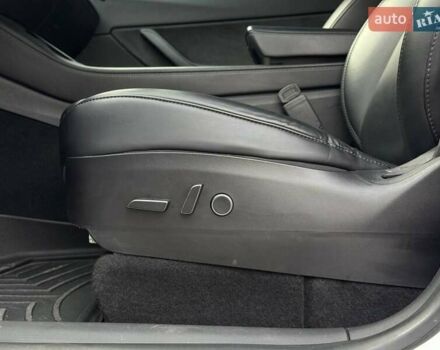 Тесла Model Y 2022 в Ровно на Automoto.ua Белый Тесла Model Y, объемом двигателя 0 л и пробегом 83 тыс. км за 22500 $, фото 26 на Automoto.ua