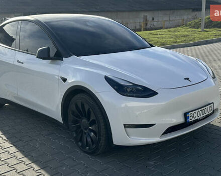Білий Тесла Model Y, об'ємом двигуна 0 л та пробігом 63 тис. км за 28700 $, фото 5 на Automoto.ua