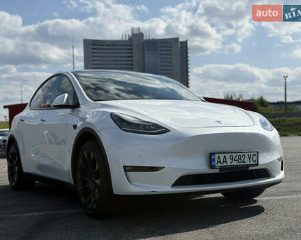 Белый Тесла Model Y, объемом двигателя 0 л и пробегом 53 тыс. км за 30500 $, фото 1 на Automoto.ua