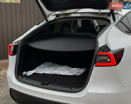 Белый Тесла Model Y, объемом двигателя 0 л и пробегом 53 тыс. км за 36700 $, фото 9 на Automoto.ua