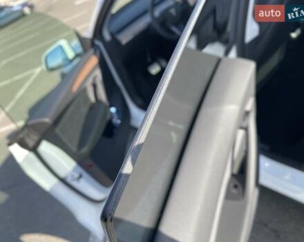 Белый Тесла Model Y, объемом двигателя 0 л и пробегом 44 тыс. км за 43000 $, фото 3 на Automoto.ua