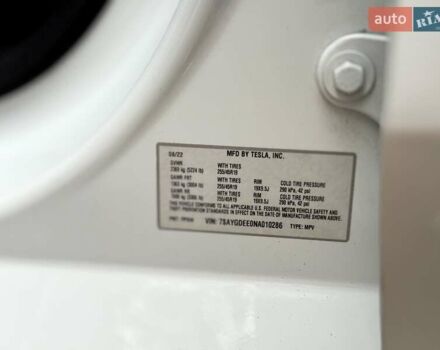 Білий Тесла Model Y, об'ємом двигуна 0 л та пробігом 60 тис. км за 28500 $, фото 25 на Automoto.ua