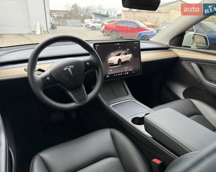 Белый Тесла Model Y, объемом двигателя 0 л и пробегом 16 тыс. км за 26500 $, фото 28 на Automoto.ua