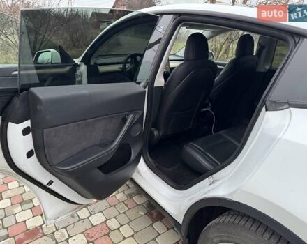 Білий Тесла Model Y, об'ємом двигуна 0 л та пробігом 106 тис. км за 36000 $, фото 2 на Automoto.ua