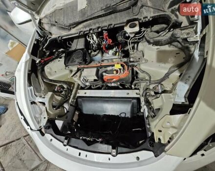 Белый Тесла Model Y, объемом двигателя 0 л и пробегом 38 тыс. км за 28000 $, фото 58 на Automoto.ua