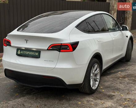 Белый Тесла Model Y, объемом двигателя 0 л и пробегом 53 тыс. км за 36700 $, фото 7 на Automoto.ua